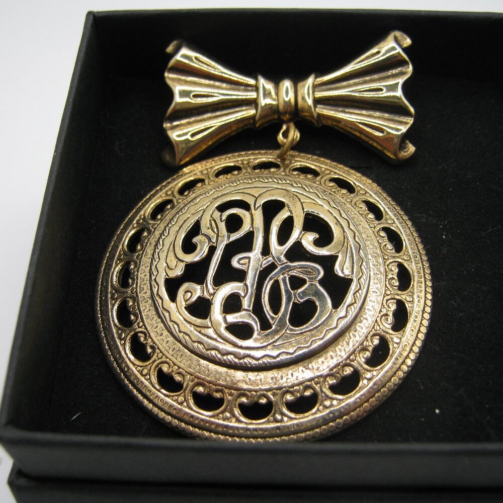 Preppy Vintage Pin Brooch